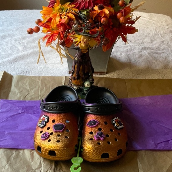 🧙‍♀️🎃🧙‍♀️ DISNEY HOCUS POCUS CROCS 🧙‍♀️🎃🧙‍♀️NWT 🧙‍♀️🎃🧙‍♀️ - Picture 3 of 16